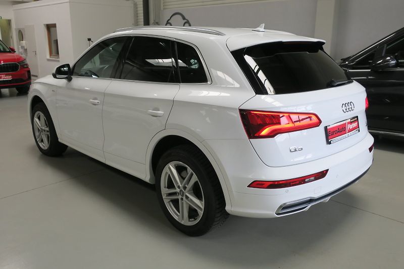 Audi Q5 (2018) 3,0 TDI 210 KW Quattro  S-line - fotka 2 z 49