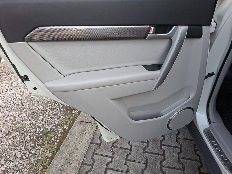 Chevrolet Captiva (2013) 2.2CDTI 135kW 4WD -NOVÉ V ČR - fotka 29 z 43
