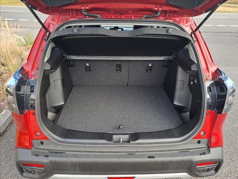 Suzuki S-Cross (2026) 1,4 Elegance AllGrip MY25* - fotka 19 z 21