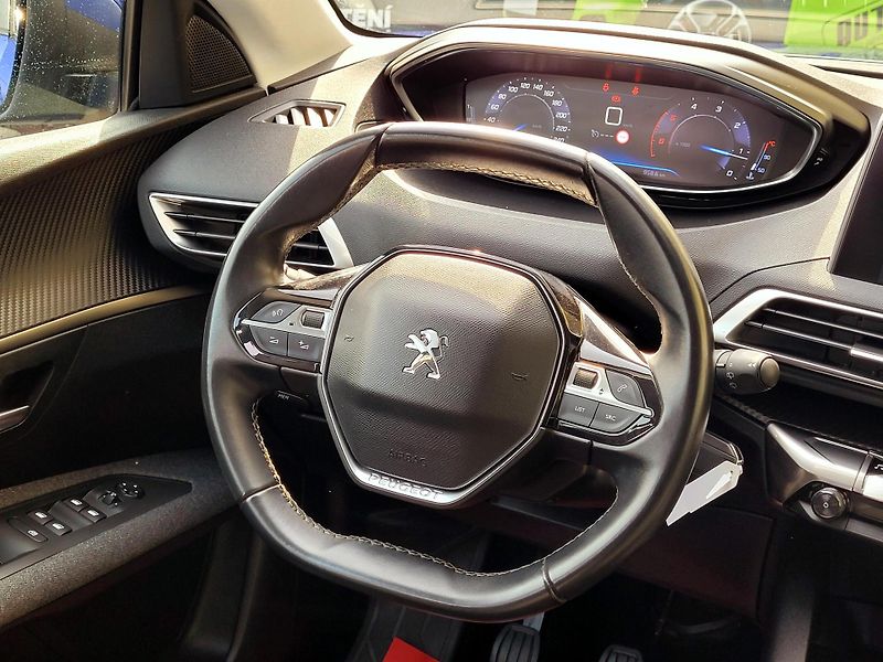 Peugeot 3008 HDi 96kW NAVi, BUSINESS - fotka 31 z 49