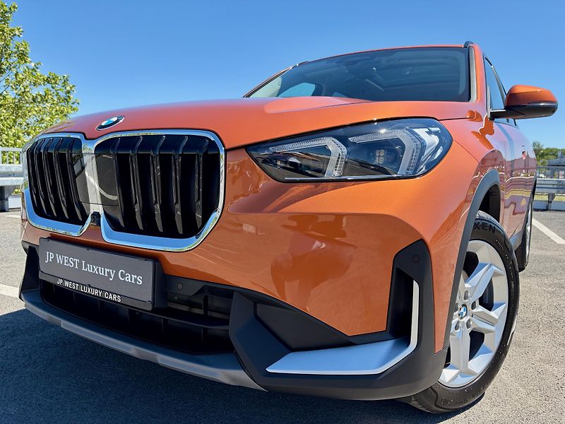 BMW X1 (2025) xDrive 20d PANORAMA Tažné HUD - fotka 4 z 40