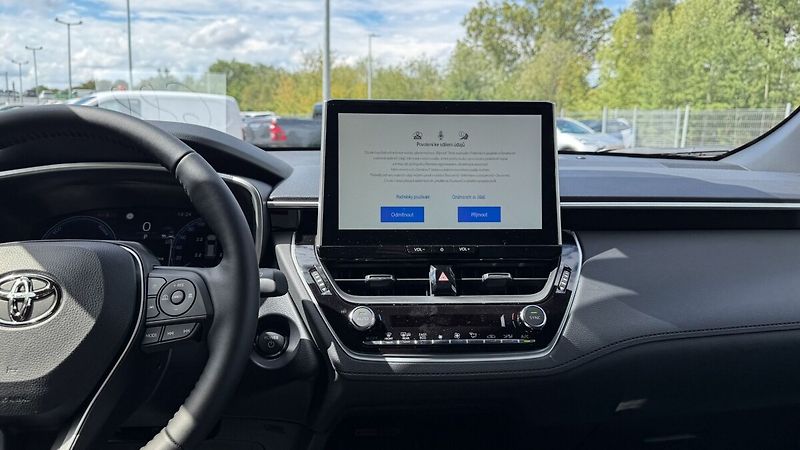 Toyota Corolla Cross 1.8.Hybrid Style skladový vůz - fotka 26 z 29