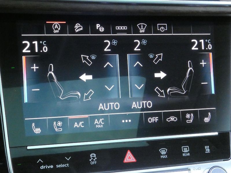 Audi Q8 50 TDI Quattro - fotka 30 z 30