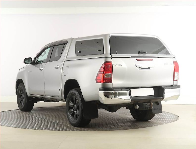 Toyota Hilux (2018) 2.4 D-4D - fotka 4 z 20