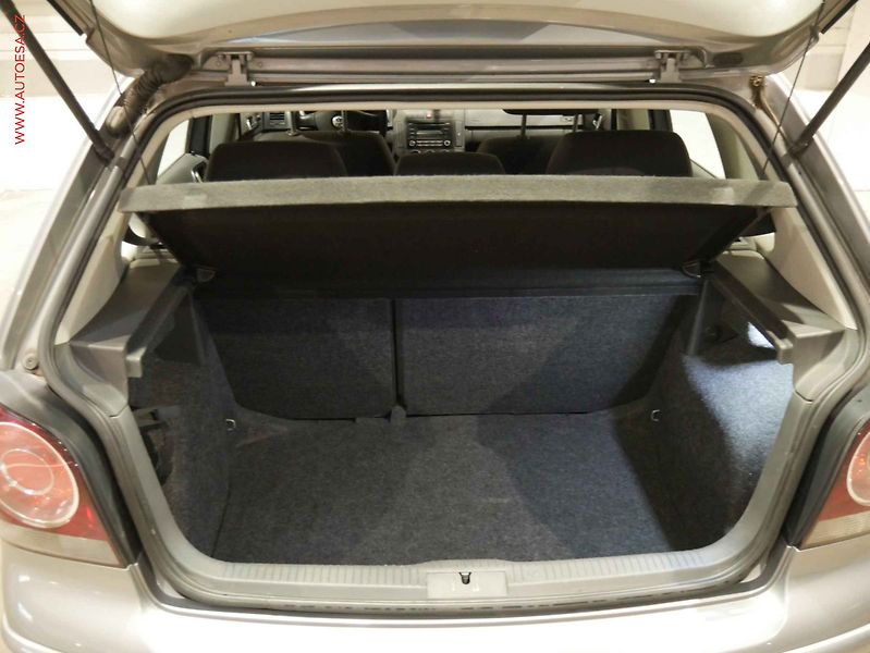 Volkswagen Polo (2008) 1.2i, ČR, AC - fotka 7 z 16