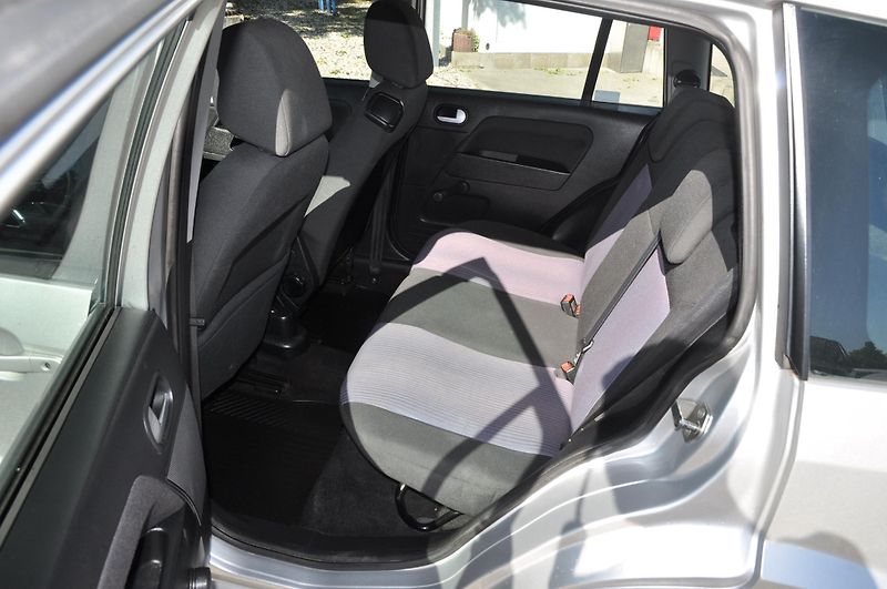 Ford Fusion 1.4i 59kW 5dv. - fotka 7 z 12