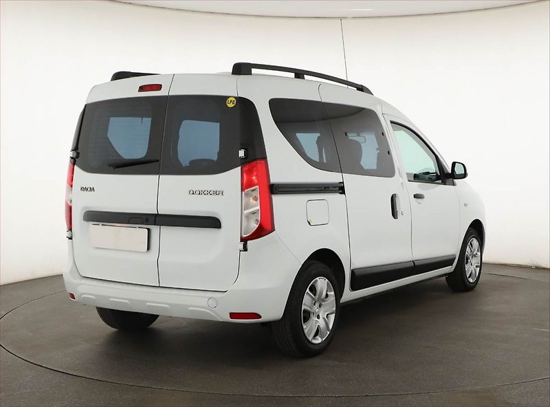 Dacia Dokker (2018) Arctica 1.6 SCe, 5Míst, ČR - fotka 5 z 11