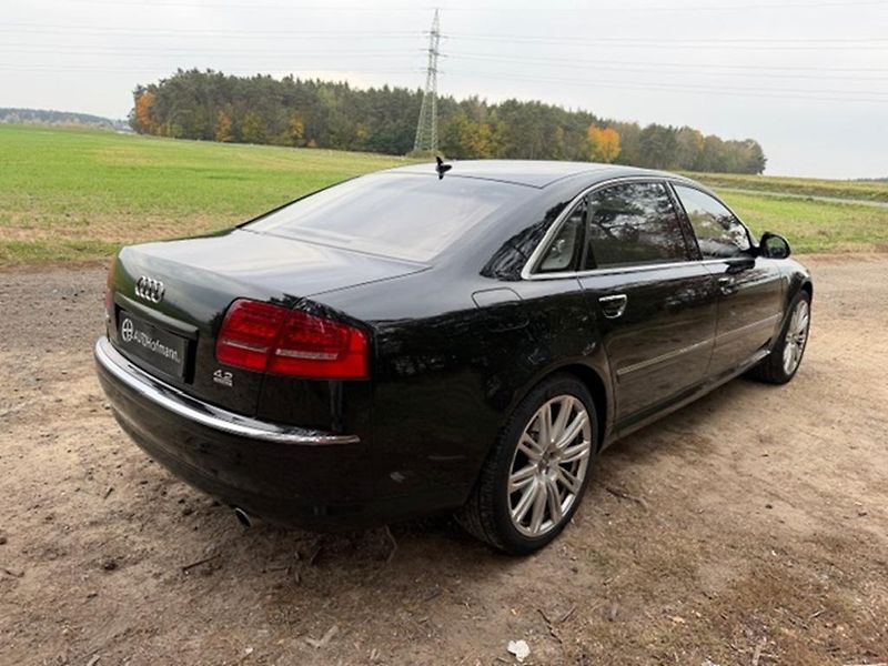 Audi A8 A8 L 4.2 FSI V8, quattro 257kW - fotka 6 z 47