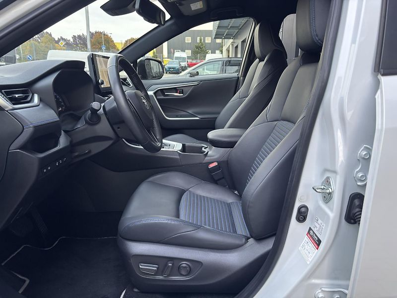 Toyota RAV4 SELECTION 2.5 Hyb. 160 kW - fotka 10 z 29