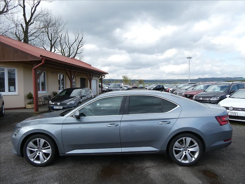 Škoda Superb 2,0 TDi STYLE DSG, 2x kola, ČR - fotka 5 z 43