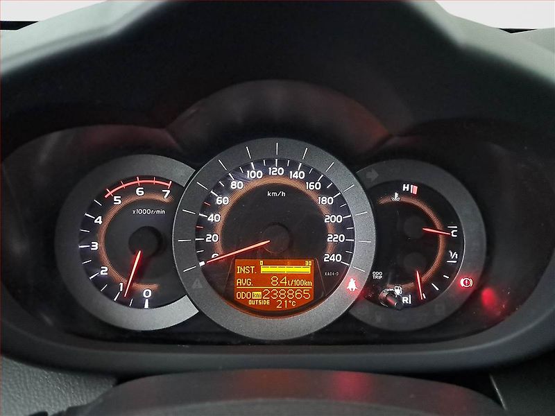 Toyota RAV4 (2010) 2.2 D-4D, 4X4, Tempomat - fotka 11 z 17