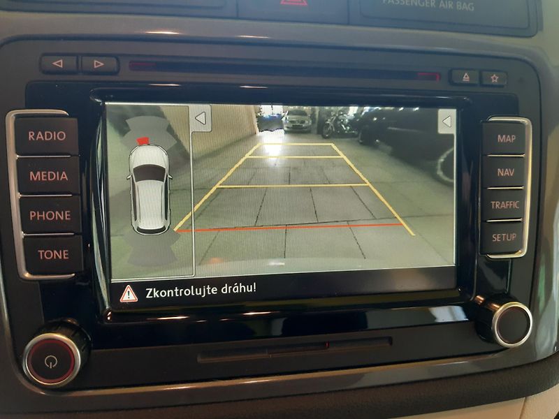 Volkswagen Tiguan 2.0 TSI 4x4 R-LINE  - fotka 12 z 26