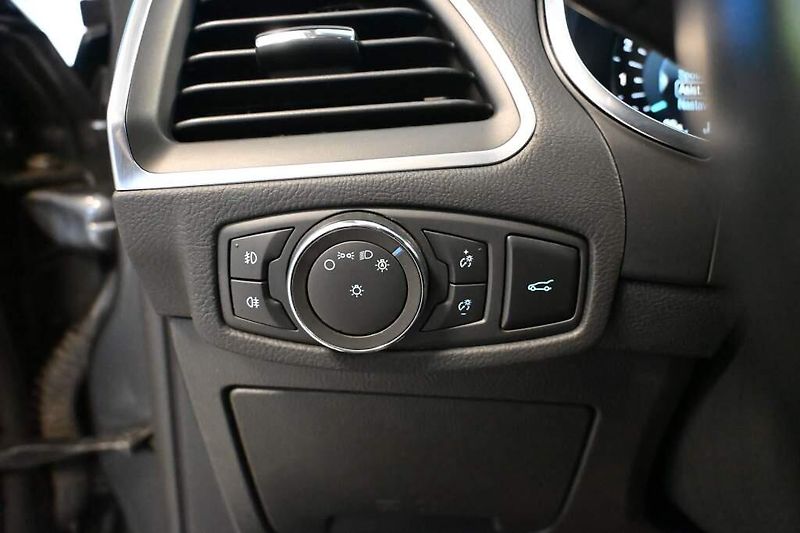 Ford S-MAX (2022) 2.0 LED ACC SONY Tažné WEBASTO - fotka 23 z 40