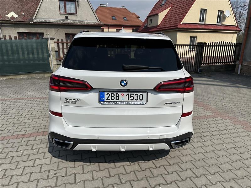BMW X5 3,0 xDrive 30d M-SPORT LASER - fotka 4 z 38