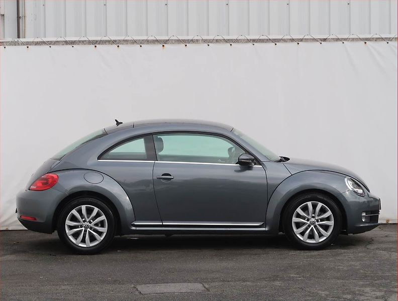 Volkswagen Beetle (2016) 1.2 TSI, Bi-Xenony, Tempomat - fotka 6 z 19