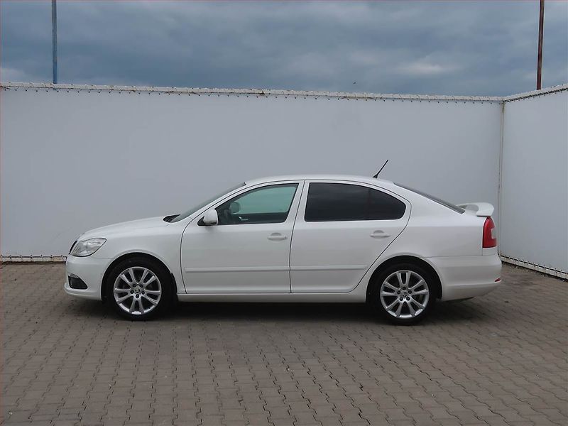 Škoda Octavia (2011) Ambition 1.4 TSI, Serv.kniha - fotka 3 z 13