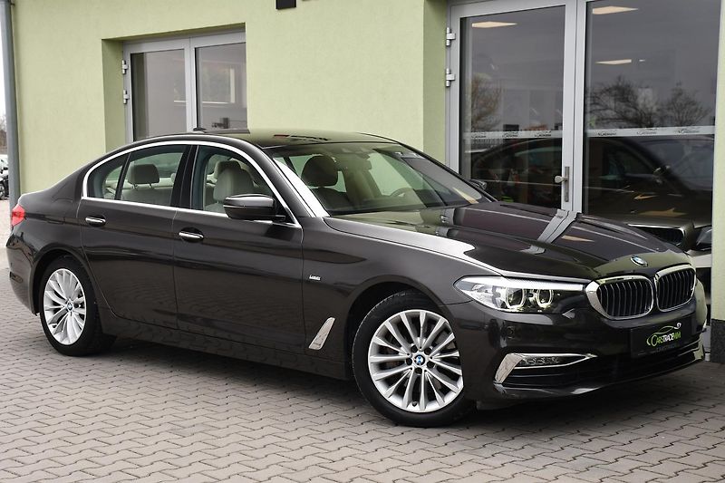 BMW Řada 5 540i xD LUXURY LINE HUD - fotka 2 z 35