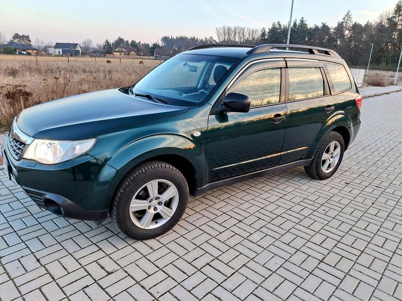 Subaru Forester 2.0 110 kw 4x4 Rezervace - fotka 13 z 38