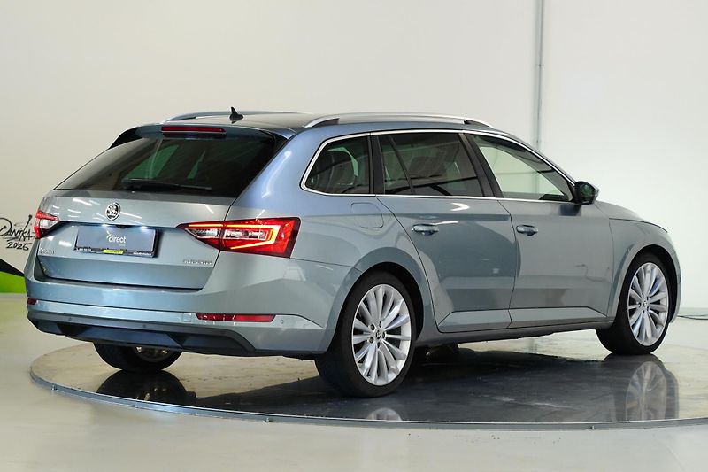 Škoda Superb - fotka 2 z 29