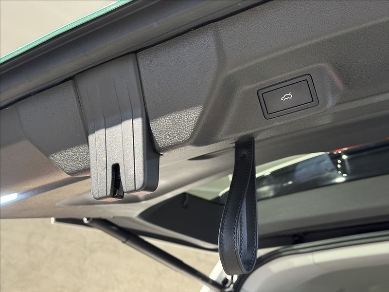 Volkswagen ID.Buzz Pro 150kW IQ Light 360° Kamera - fotka 13 z 50