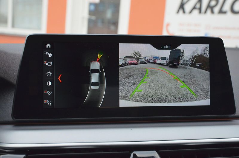 BMW Řada 5 (2017) 520d xDrive 140kW / ČR / DPH  - fotka 28 z 36