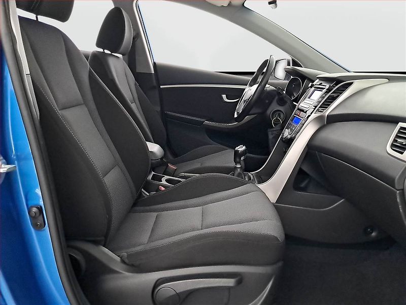 Hyundai i30 (2016) 1.6 MPI, Tempomat - fotka 9 z 14