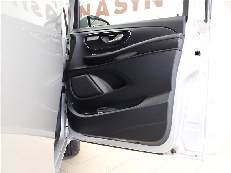 Mercedes-Benz Třídy V 2,0 220d L 9G Facelift 7 míst - fotka 11 z 34