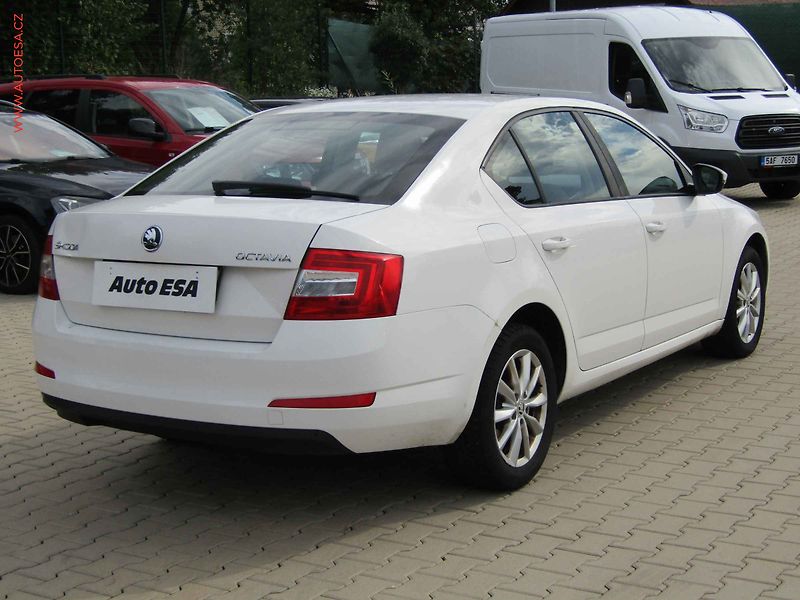 Škoda Octavia (2016) 1.6 TDi, AC, výhřev sed - fotka 4 z 17