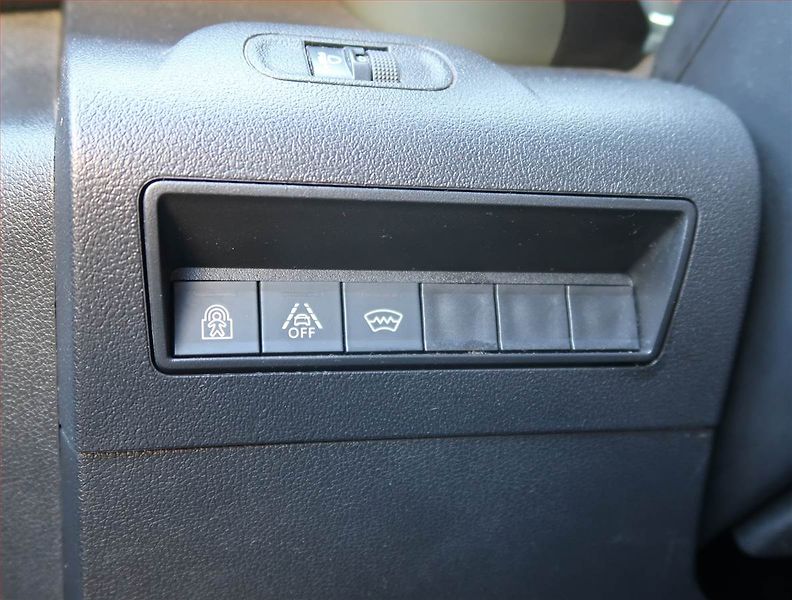 Citroën Berlingo (2020) Feel 1.5 BlueHDi, 5Míst, ČR - fotka 21 z 22