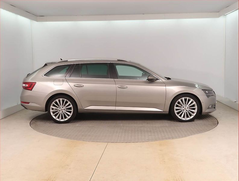 Škoda Superb (2017) Laurin&Klement 2.0 TDI, 4X4 - fotka 6 z 18