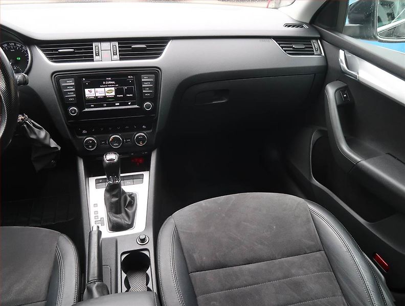 Škoda Octavia (2017) 2.0 TDI, Automat, Kůže, Navi - fotka 8 z 14