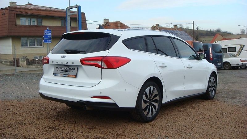 Ford Focus (2018) Trend Edition Plus 1.0EcoBoost - fotka 5 z 30