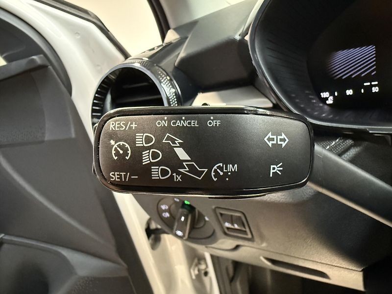 Škoda Fabia 1.0 TSI 70kW Selection - fotka 9 z 13