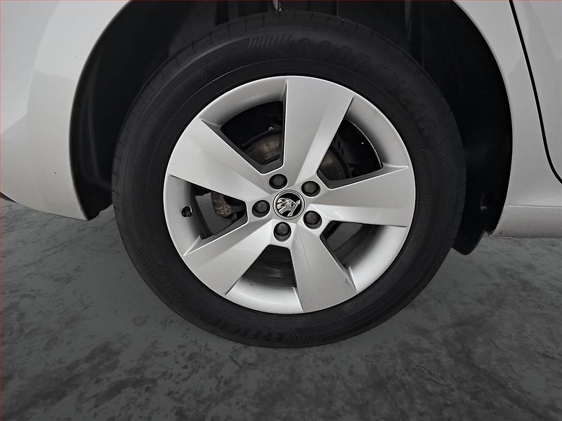 Škoda Scala (2023) Style 1.0 TSI, Serv.kniha - fotka 15 z 17