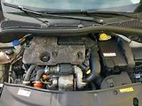Peugeot 2008 (2015) 1,6HDi STYLE NAVI VYHŘ.SED. - náhled 30
