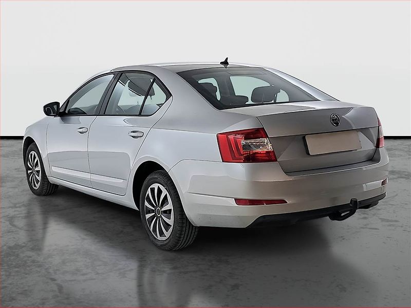 Škoda Octavia (2014) 1.2 TSI, Navi, Park. senzory - fotka 4 z 19