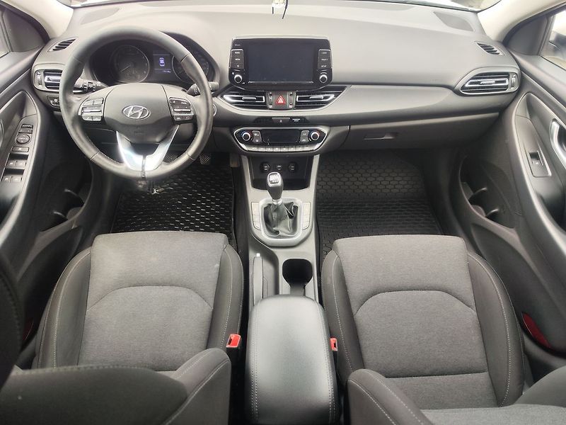 Hyundai i30 1.5 T-GDI/117kW Smart MHEV - fotka 14 z 29