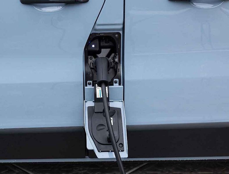 Trafic doplňuje řadu elektrických dodávek Renaultu