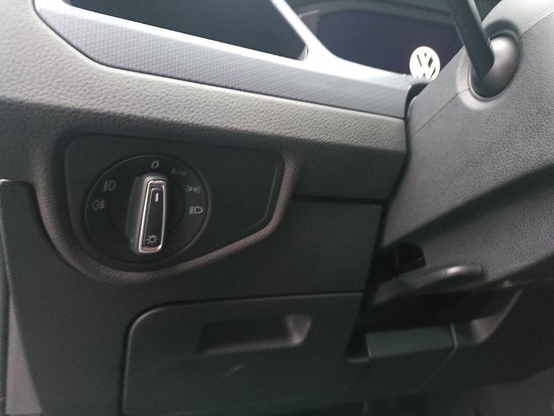 Volkswagen Touran (2022) 2.0 TDI DSG 7míst tažné - fotka 20 z 33