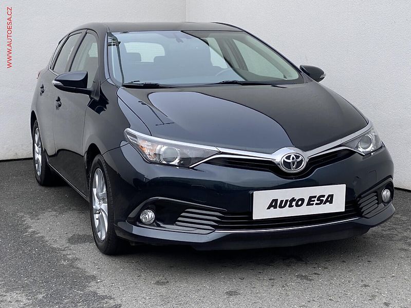 Toyota Auris (2015) 1.2T, Comfort, TZ, kamera - fotografie inzerátu