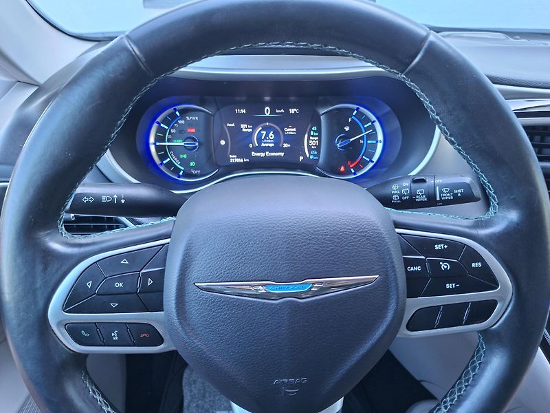 Chrysler Pacifica (2018) 3,6L Hybrid, krásný stav  - fotka 21 z 45