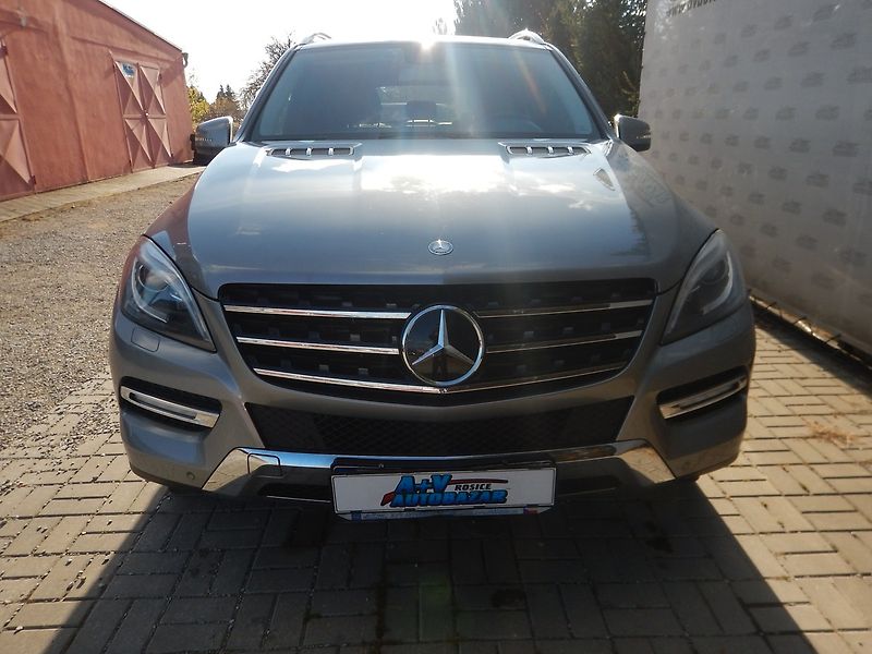Mercedes-Benz Třídy M ML 350 BLUETEC 4MATIC - fotka 6 z 17