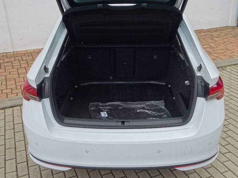 Škoda Octavia (2024) 1,5TSi M-Hev/110kW Top Selecti - fotka 9 z 27