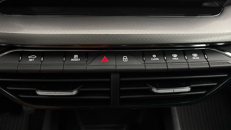 Škoda Octavia 2.0 TDI Ambition Combi - fotka 13 z 24