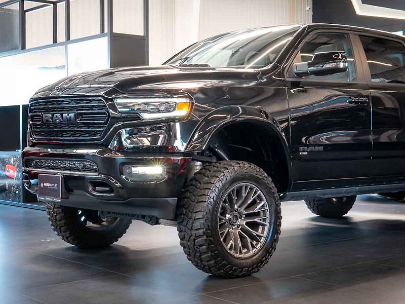 Dodge RAM (2024) 5.7 V8 eTorque Limited 6 LIFT - fotka 12 z 45