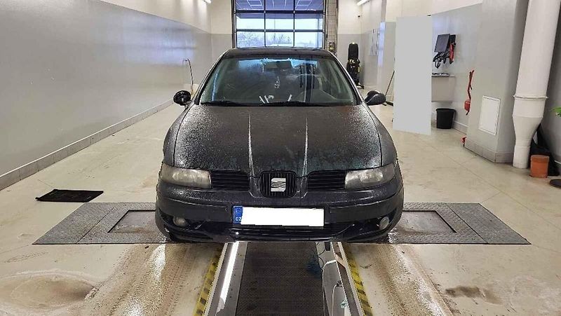 Policisté na autě našli celkem 21 závad, řidiče to stálo zákaz další jízdy, šest bodů a pokutu.