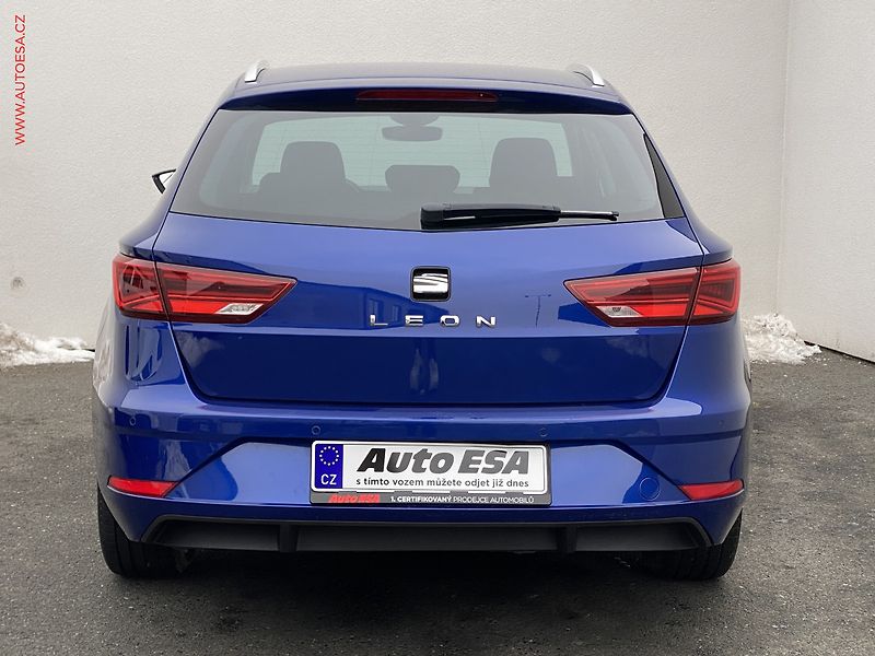 Seat Leon (2019) 1.6 TDi, Style, DSG, LED, ALU - fotka 5 z 18