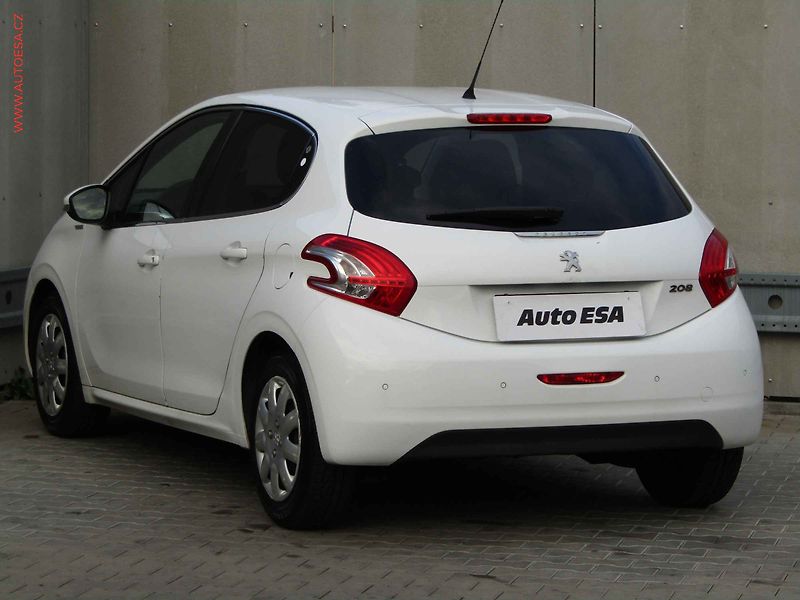 Peugeot 208 (2013) 1.2PT, ČR, AC, park.čidla - fotka 6 z 16