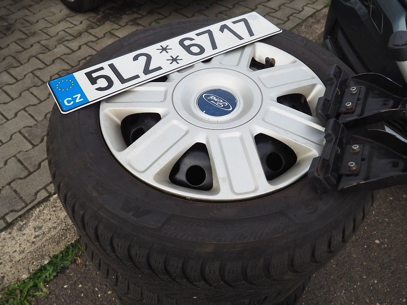 Ford S-MAX (2010) 2.0 TDCI, 120 kW, 7 míst - fotka 37 z 37
