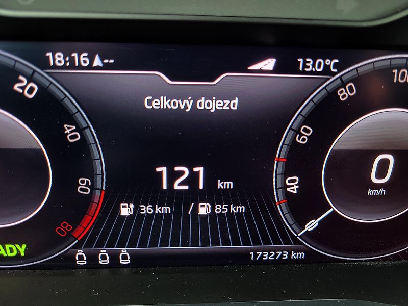 Škoda Superb iV 1.4 PHEV 160kW DSG STYLE - fotka 11 z 48